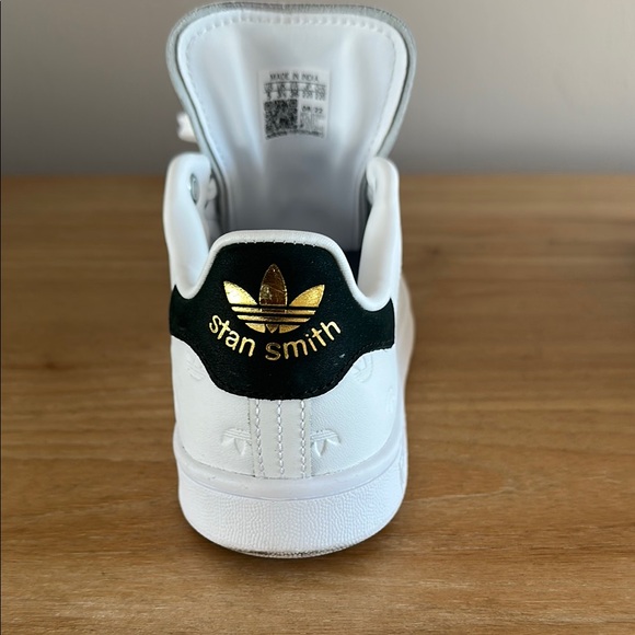 Adidas Stansmith White Sneakers Classic Minimalist Design - Picture 4 of 6